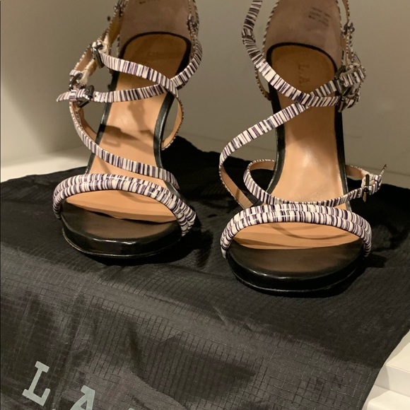 Black and white L.A.MB. 4” Heels - Picture 2 of 10